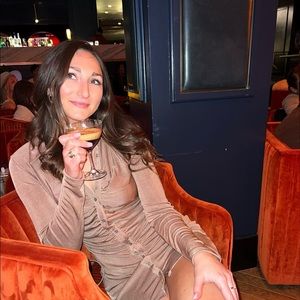 Meet your Posher, Olivia